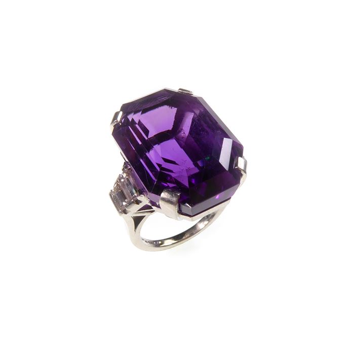 Single stone amethyst and diamond dress ring | MasterArt